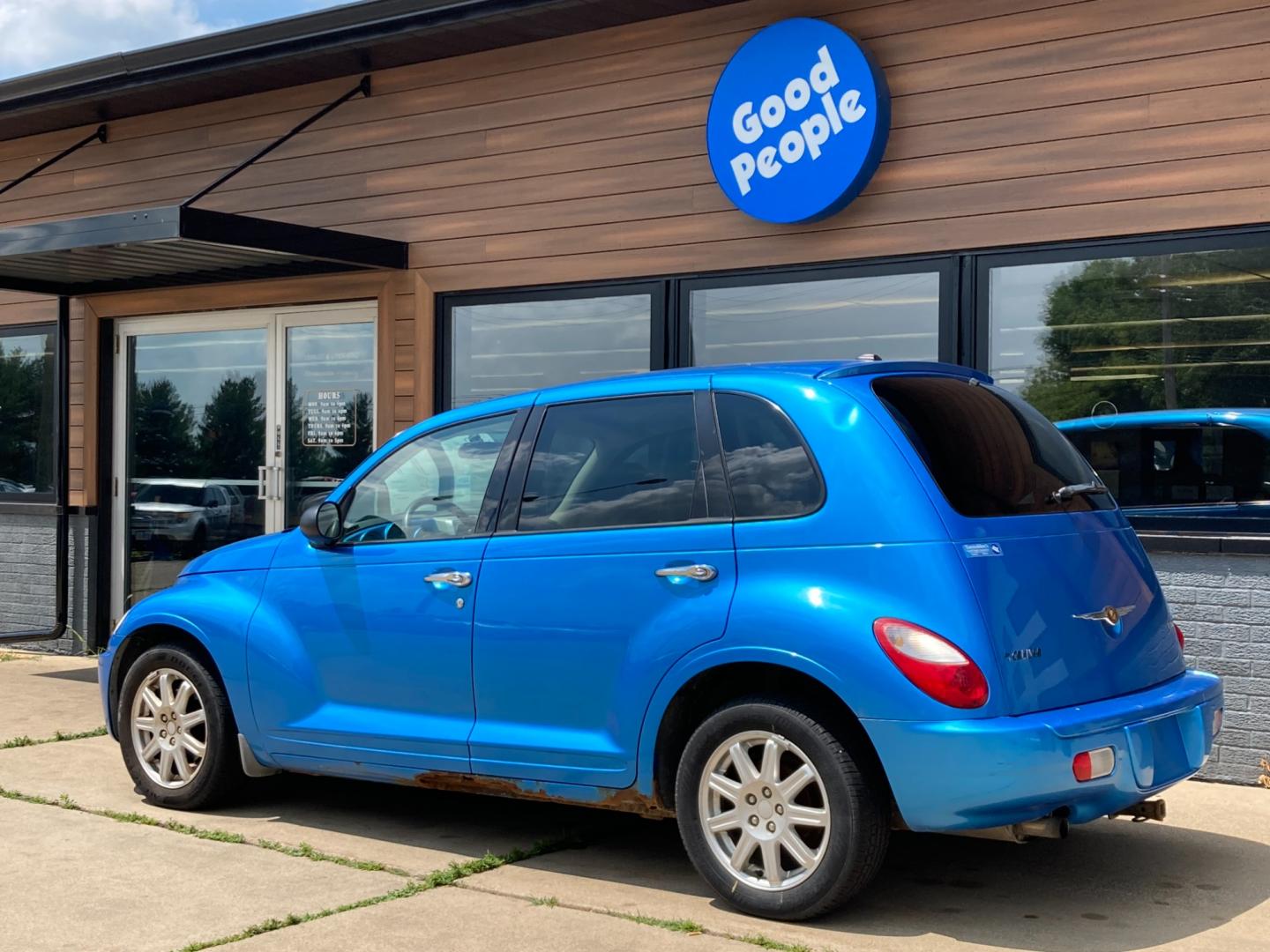 2008 Electric Blue Chrysler PT Cruiser Touring Edition (3A8FY58B98T) with an 2.4L L4 DOHC 16V engine, located at 1800 South Ihm Blvd, Freeport, IL, 61032, (815) 232-5543, 42.278645, -89.607994 - PT Cruiser Touring Edition 4D SUV - Photo#2