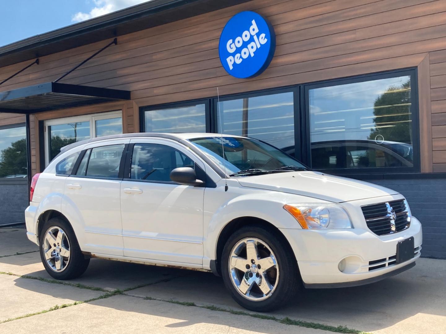 2008 Arctic White Dodge Caliber R/T AWD (1B3HE78K68D) with an 2.4L L4 DOHC 16V engine, CVT transmission, located at 1800 South Ihm Blvd, Freeport, IL, 61032, (815) 232-5543, 42.278645, -89.607994 - Caliber R/T 4D Hatchback AWD - Photo#0