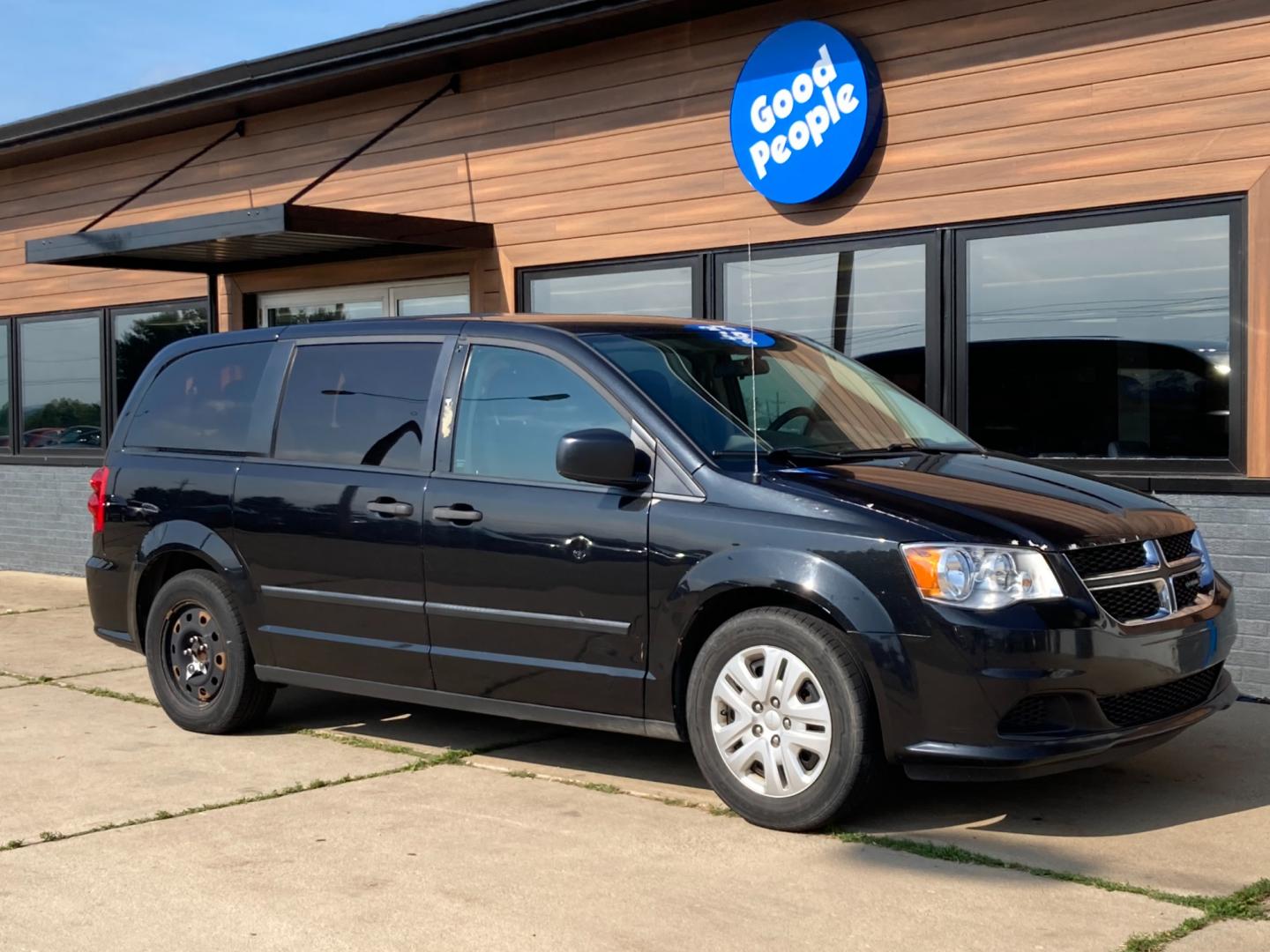 2016 Black Dodge Grand Caravan SE (2C4RDGBG7GR) with an 3.6L V6 DOHC 24V engine, 6A transmission, located at 1800 South Ihm Blvd, Freeport, IL, 61032, (815) 232-5543, 42.278645, -89.607994 - Grand Caravan SE Wagon - Photo#0