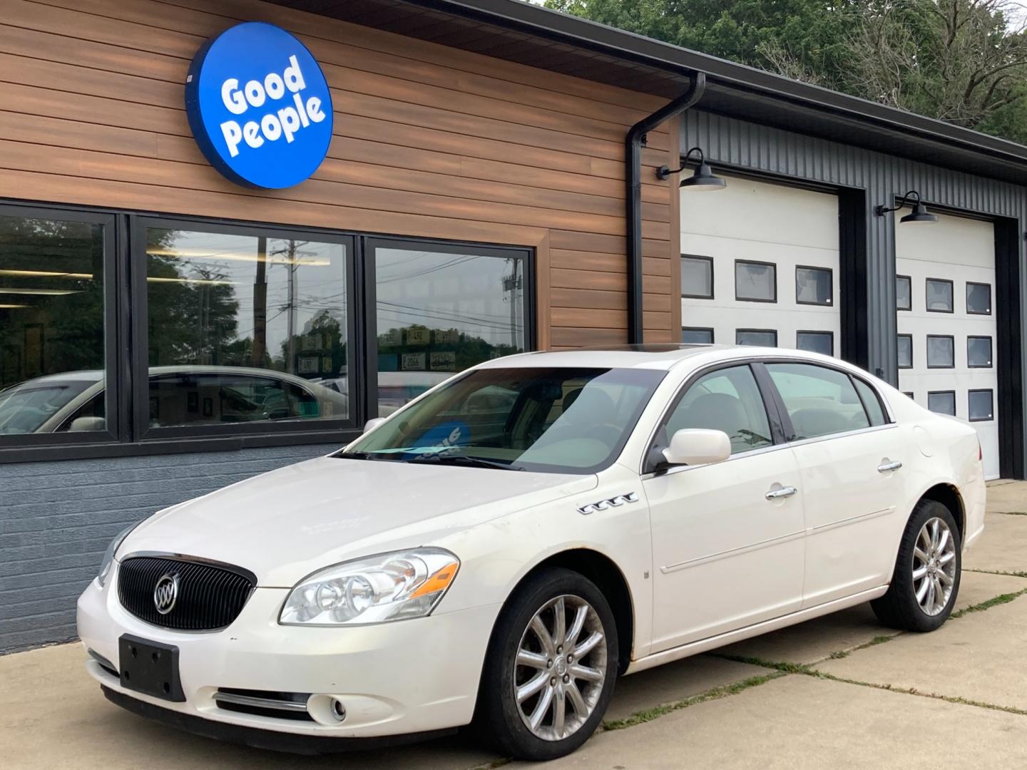 2006 Golden Whitw Met Buick Lucerne CXS (1G4HE57Y26U) with an 4.6L V8 DOHC 32V engine, 4-Speed Automatic Overdrive transmission, located at 1800 South Ihm Blvd, Freeport, IL, 61032, (815) 232-5543, 42.278645, -89.607994 - Photo#1