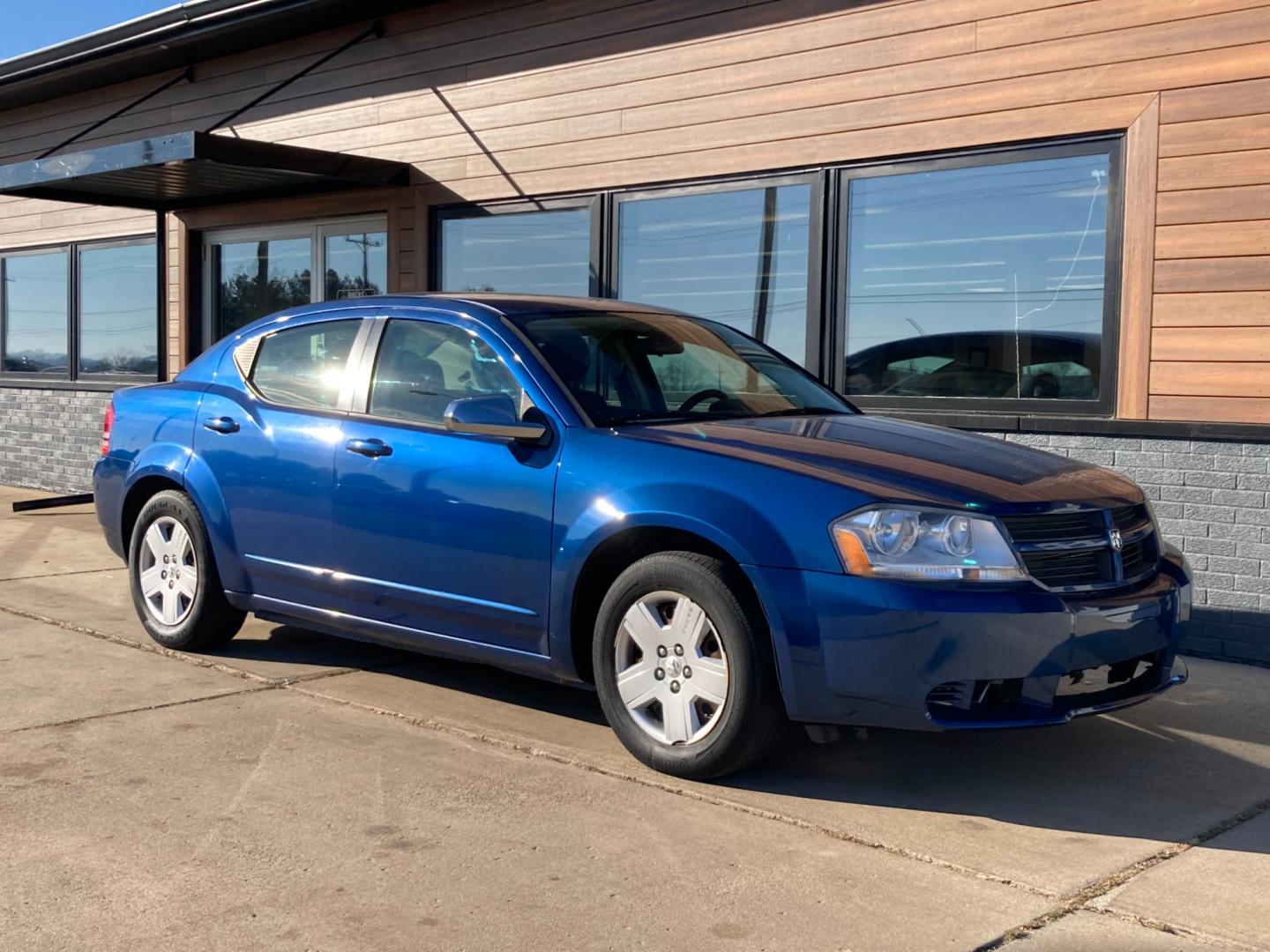 2009 Brilliant Blue Met Dodge Avenger SE (1B3LC46B19N) with an 2.0L L4 DOHC 16V engine, 4-Speed Automatic transmission, located at 1800 South Ihm Blvd, Freeport, IL, 61032, (815) 232-5543, 42.278645, -89.607994 - Avenger SE 4D Sedan - Photo#0