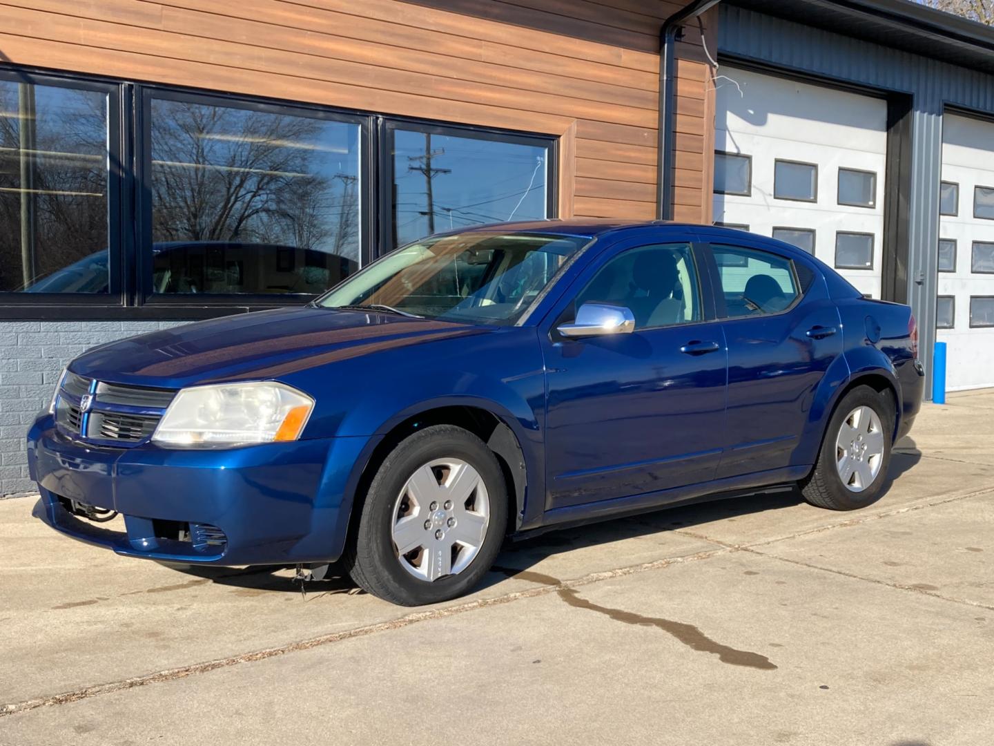 2009 Brilliant Blue Met Dodge Avenger SE (1B3LC46B19N) with an 2.0L L4 DOHC 16V engine, 4-Speed Automatic transmission, located at 1800 South Ihm Blvd, Freeport, IL, 61032, (815) 232-5543, 42.278645, -89.607994 - Avenger SE 4D Sedan - Photo#3