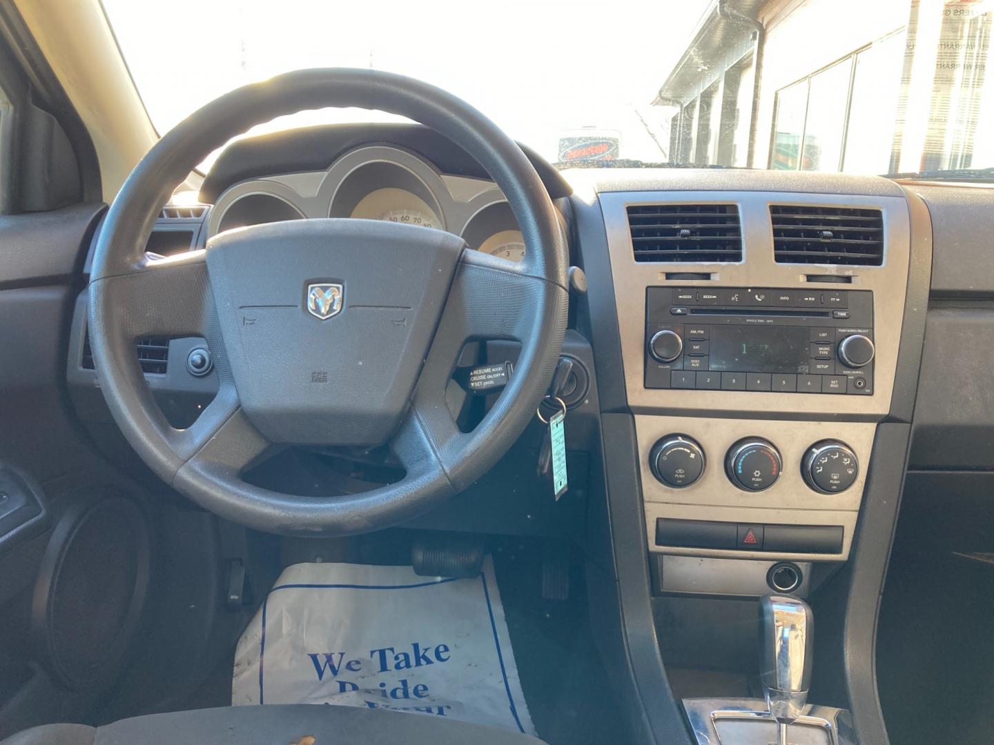 2009 Brilliant Blue Met Dodge Avenger SE (1B3LC46B19N) with an 2.0L L4 DOHC 16V engine, 4-Speed Automatic transmission, located at 1800 South Ihm Blvd, Freeport, IL, 61032, (815) 232-5543, 42.278645, -89.607994 - Avenger SE 4D Sedan - Photo#5