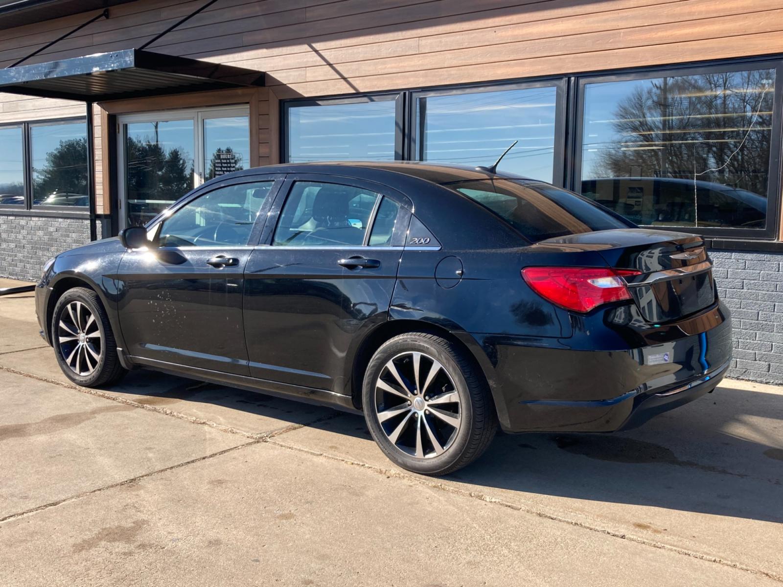 2014 Jet Black Chrysler 200 Touring (1C3CCBBB0EN) with an 2.4L L4 DOHC 16V engine, 6-Speed Automatic transmission, located at 1800 South Ihm Blvd, Freeport, IL, 61032, (815) 232-5543, 42.278645, -89.607994 - Photo #2