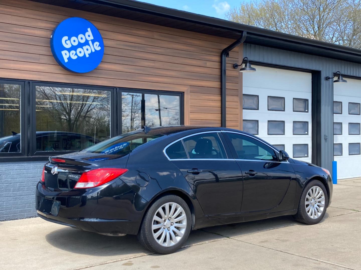 2011 Carbon Black Buick Regal CXL - 1XL (W04GN5EC3B1) with an 2.4L L4 DOHC 16V engine, 6-Speed Automatic transmission, located at 1800 South Ihm Blvd, Freeport, IL, 61032, (815) 232-5543, 42.278645, -89.607994 - Photo#1