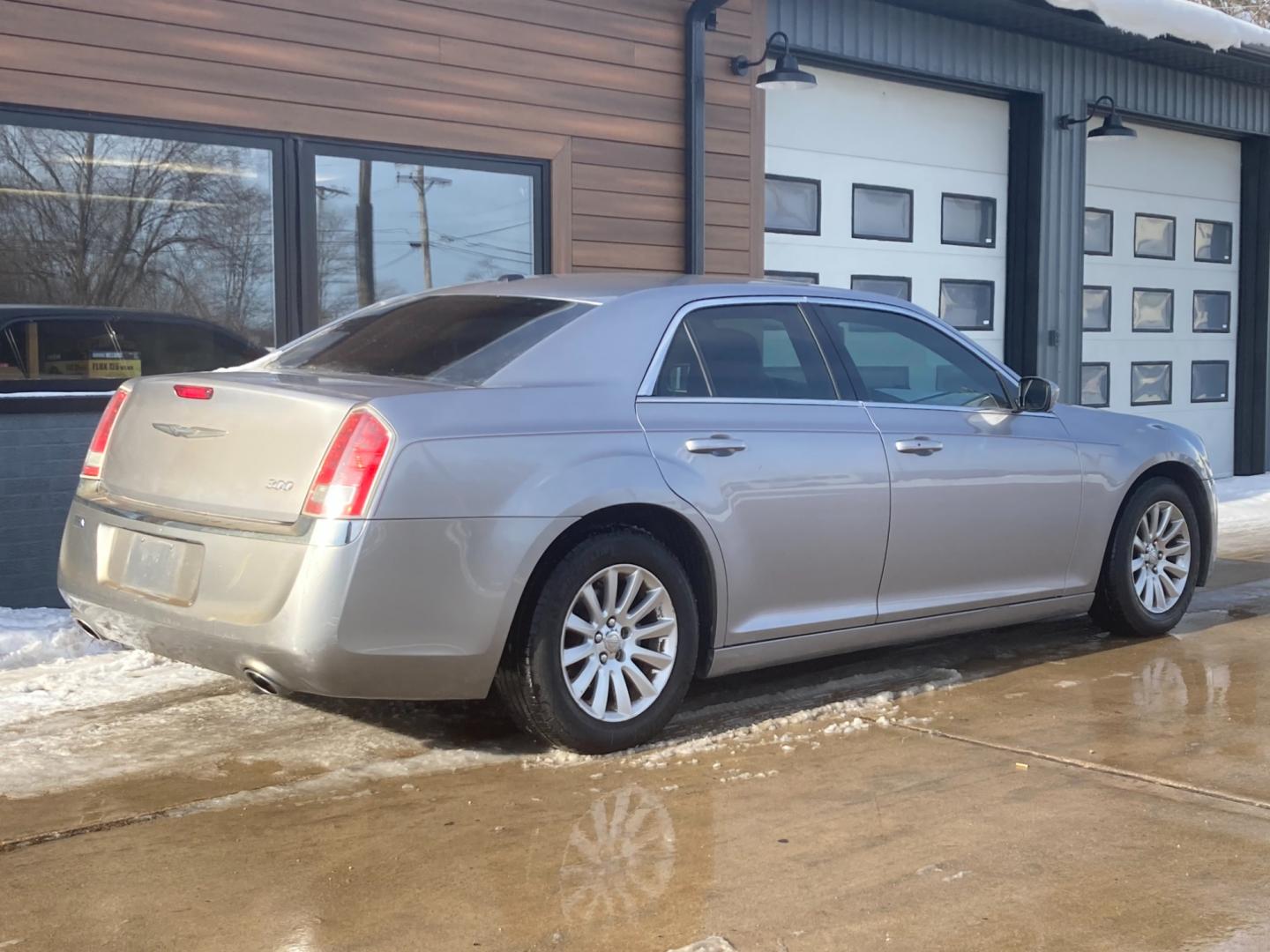 2013 Billitt Silver Chrysler 300 RWD (2C3CCAAG6DH) with an 3.6L V6 SOHC 24V engine, 8-Speed Automatic transmission, located at 1800 South Ihm Blvd, Freeport, IL, 61032, (815) 232-5543, 42.278645, -89.607994 - 300 Base 4D Sedan - Photo#1