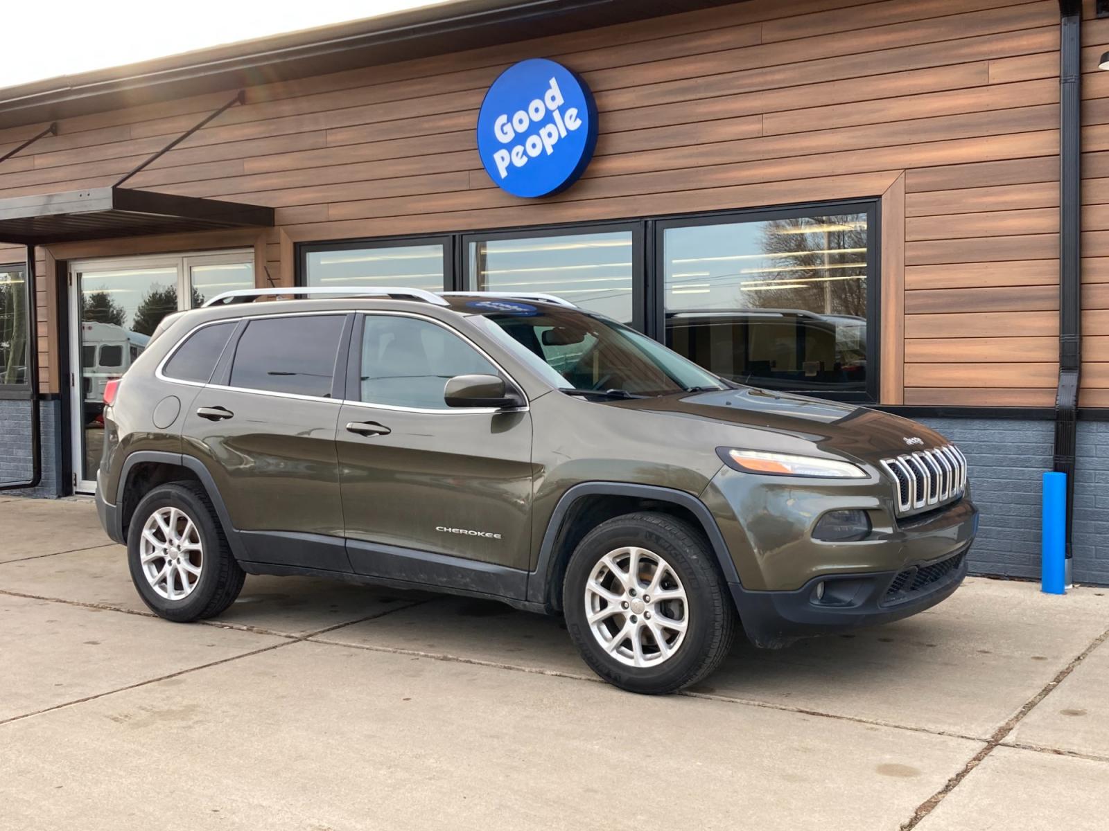 2014 Eco Green Pearl Jeep Cherokee Latitude 4WD (1C4PJMCB5EW) with an 2.4L L4 DOHC 16V engine, 9-Speed Automatic transmission, located at 1800 South Ihm Blvd, Freeport, IL, 61032, (815) 232-5543, 42.278645, -89.607994 - Photo #0