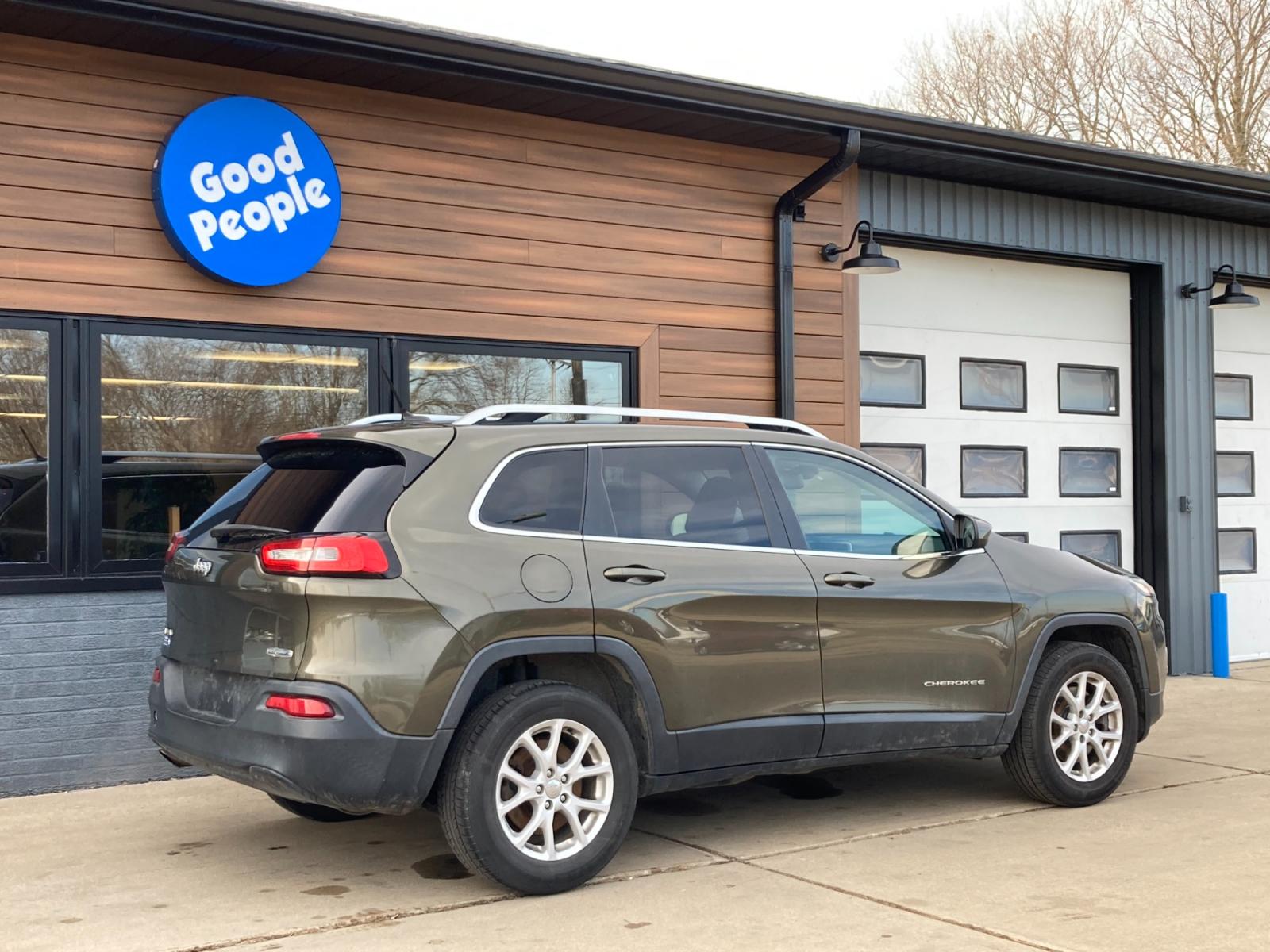 2014 Eco Green Pearl Jeep Cherokee Latitude 4WD (1C4PJMCB5EW) with an 2.4L L4 DOHC 16V engine, 9-Speed Automatic transmission, located at 1800 South Ihm Blvd, Freeport, IL, 61032, (815) 232-5543, 42.278645, -89.607994 - Photo #1