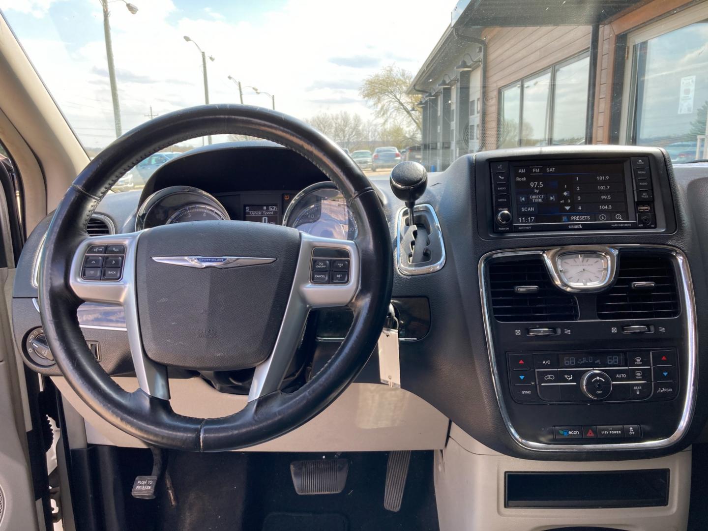 2013 Arctic White Chrysler Town and Country Touring (2C4RC1BG4DR) with an 3.6L V6 DOHC 24V engine, 6-Speed Automatic transmission, located at 1800 South Ihm Blvd, Freeport, IL, 61032, (815) 232-5543, 42.278645, -89.607994 - Town and Country Touring Wagon LWB - Photo#6