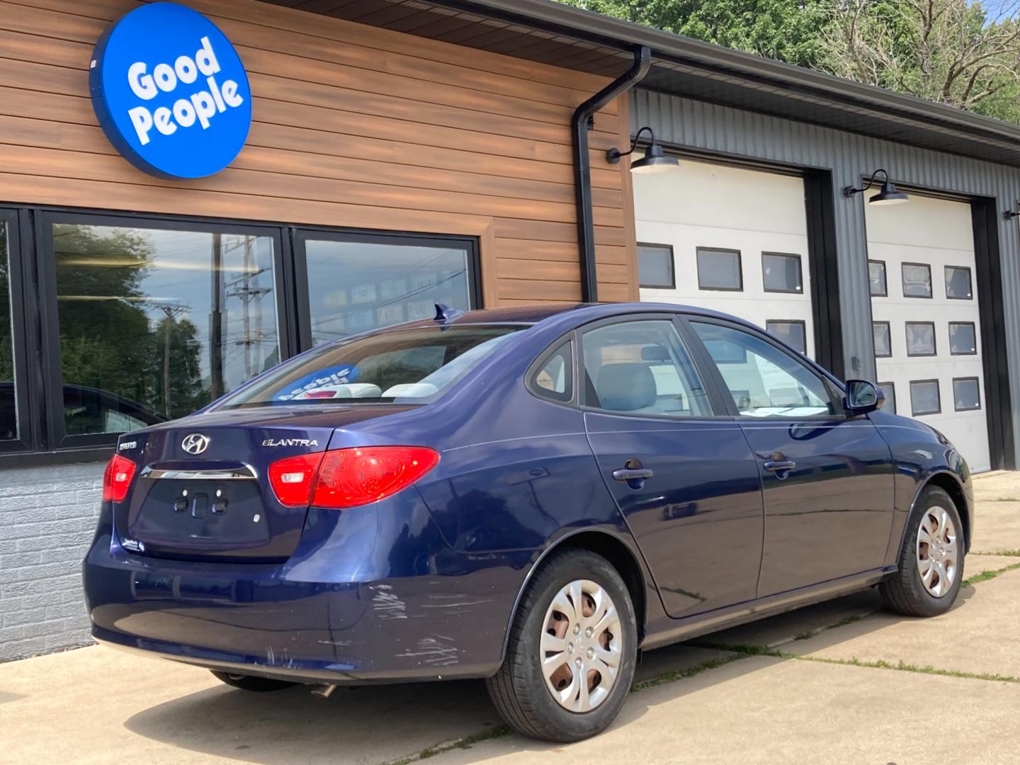 2010 Blue Hyundai Elantra GLS (KMHDU4AD8AU) with an 2.0L L4 DOHC 16V engine, located at 1800 South Ihm Blvd, Freeport, IL, 61032, (815) 232-5543, 42.278645, -89.607994 - Photo#1