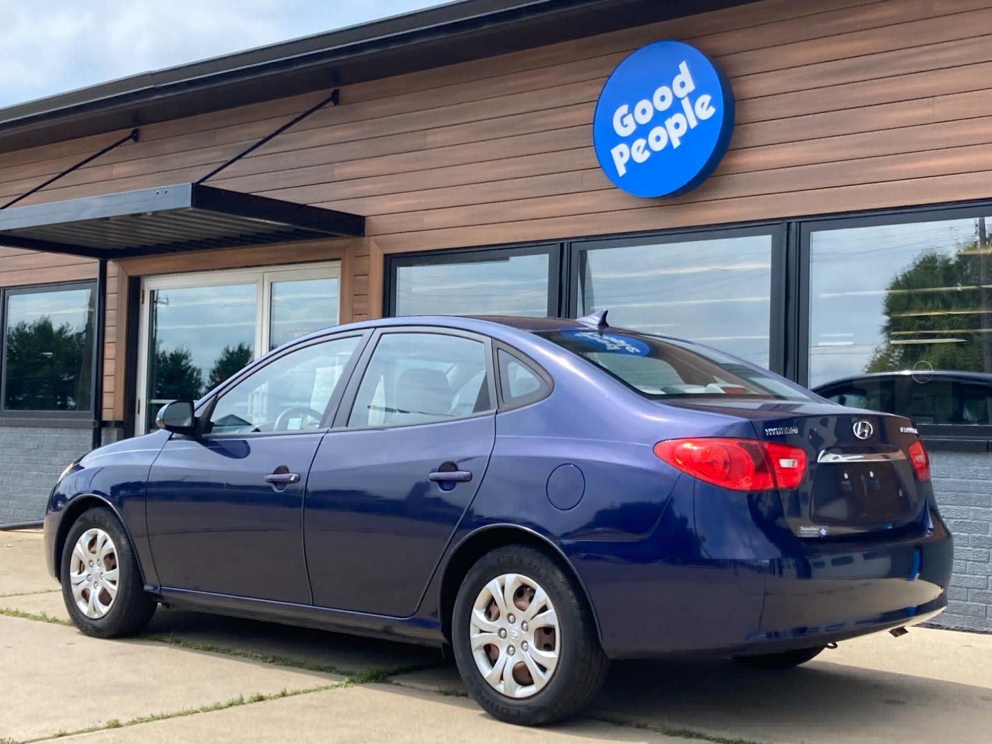 2010 Blue Hyundai Elantra GLS (KMHDU4AD8AU) with an 2.0L L4 DOHC 16V engine, located at 1800 South Ihm Blvd, Freeport, IL, 61032, (815) 232-5543, 42.278645, -89.607994 - Photo#3