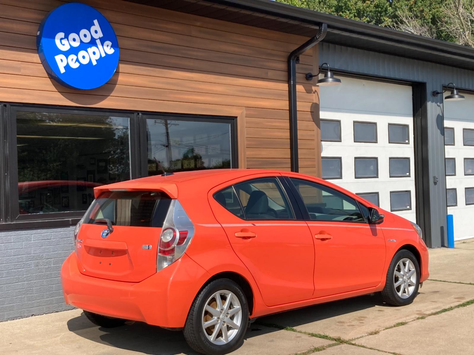 2012 Habanero Toyota Prius c One (JTDKDTB37C1) with an 1.5L L4 DOHC 16V HYBRID engine, Continuously Variable Transmission transmission, located at 1800 South Ihm Blvd, Freeport, IL, 61032, (815) 232-5543, 42.278645, -89.607994 - Prius C 4D Hatchback - Photo #1