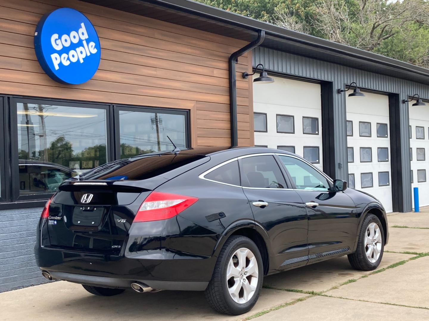 2012 Crystal Black Honda Accord Crosstour EX-L V-6 4WD w/ Navigation (5J6TF2H51CL) with an 3.5L V6 SOHC 24V engine, 5-Speed Automatic transmission, located at 1800 South Ihm Blvd, Freeport, IL, 61032, (815) 232-5543, 42.278645, -89.607994 - Crosstour EX-L 4D SUV 4WD - Photo#1