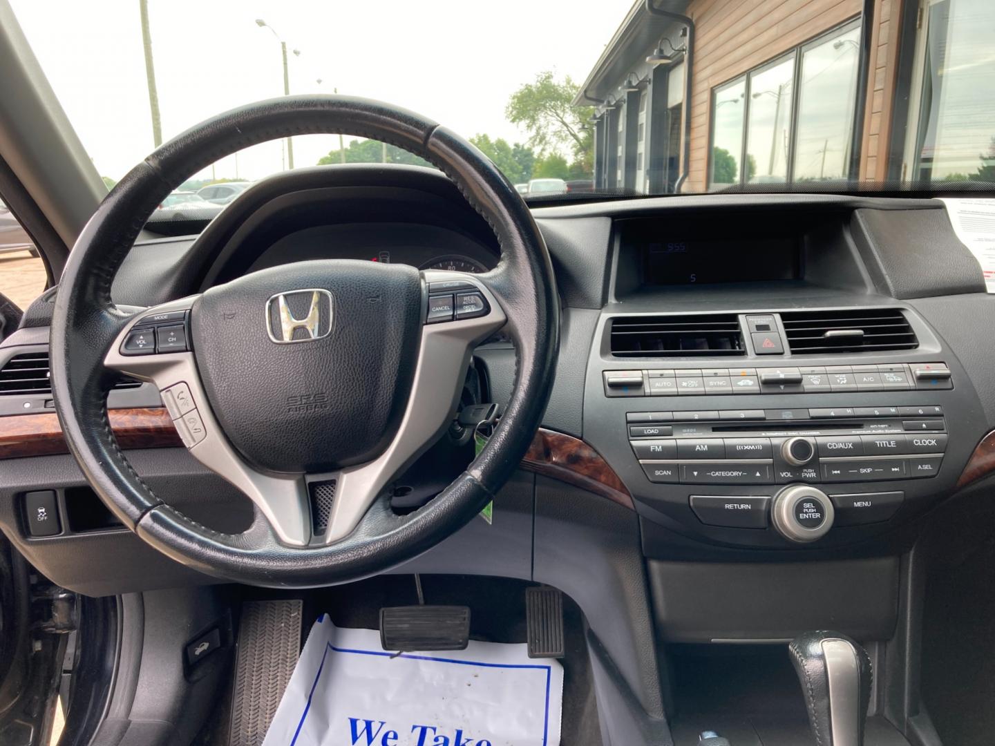 2012 Crystal Black Honda Accord Crosstour EX-L V-6 4WD w/ Navigation (5J6TF2H51CL) with an 3.5L V6 SOHC 24V engine, 5-Speed Automatic transmission, located at 1800 South Ihm Blvd, Freeport, IL, 61032, (815) 232-5543, 42.278645, -89.607994 - Crosstour EX-L 4D SUV 4WD - Photo#6