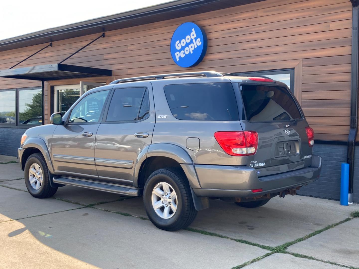 2006 Timberland met Toyota Sequoia SR5 4WD (5TDBT44AX6S) with an 4.7L V8 DOHC 32V engine, 5-Speed Automatic Overdrive transmission, located at 1800 South Ihm Blvd, Freeport, IL, 61032, (815) 232-5543, 42.278645, -89.607994 - Photo#2