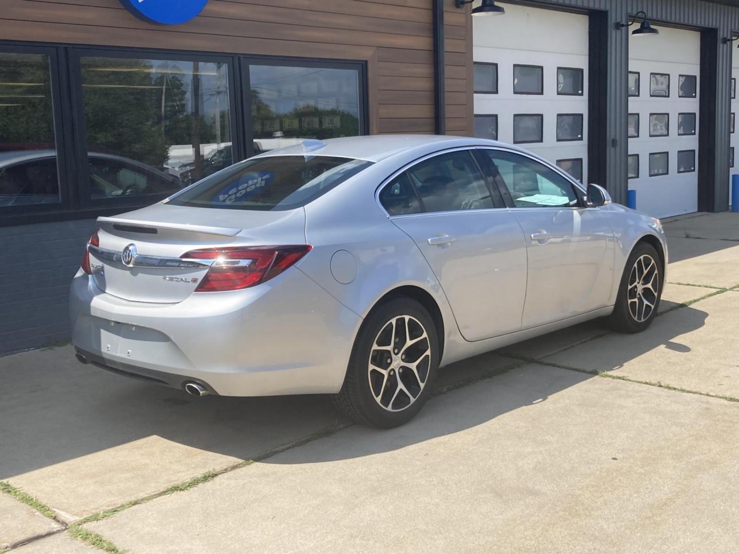 2017 Quicksilver Met. Buick Regal Turbo AWD (2G4GL5EX8H9) with an 2.0L L4 DOHC 16V TURBO engine, 6A transmission, located at 1800 South Ihm Blvd, Freeport, IL, 61032, (815) 232-5543, 42.278645, -89.607994 - Regal Sport Touring 4D Sedan FWD - Photo#0