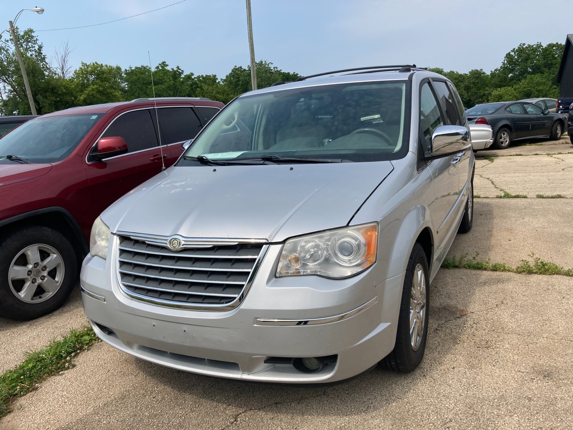 photo of 2009 Chrysler Town  and  Country SPORTS VAN