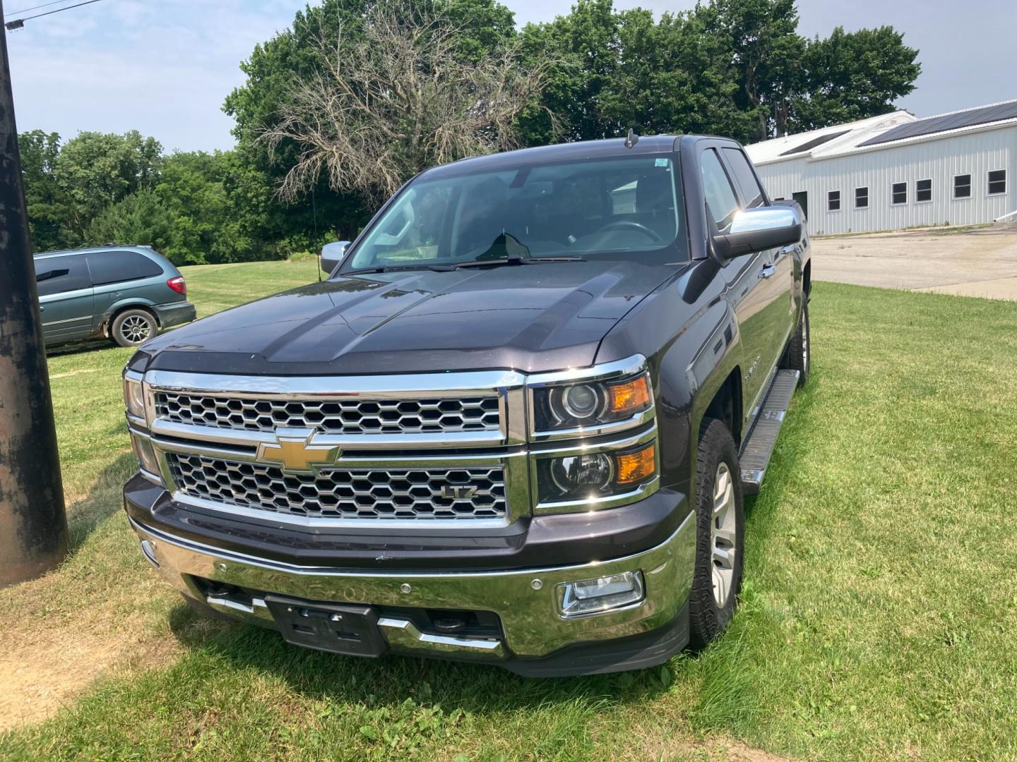 2014 Tungston Met Chevrolet Silverado 1500 1LZ Crew Cab 4WD (3GCUKSEC5EG) with an 5.3L V8 OHV 16V engine, 6-Speed Automatic transmission, located at 1800 South Ihm Blvd, Freeport, IL, 61032, (815) 232-5543, 42.278645, -89.607994 - Photo#0