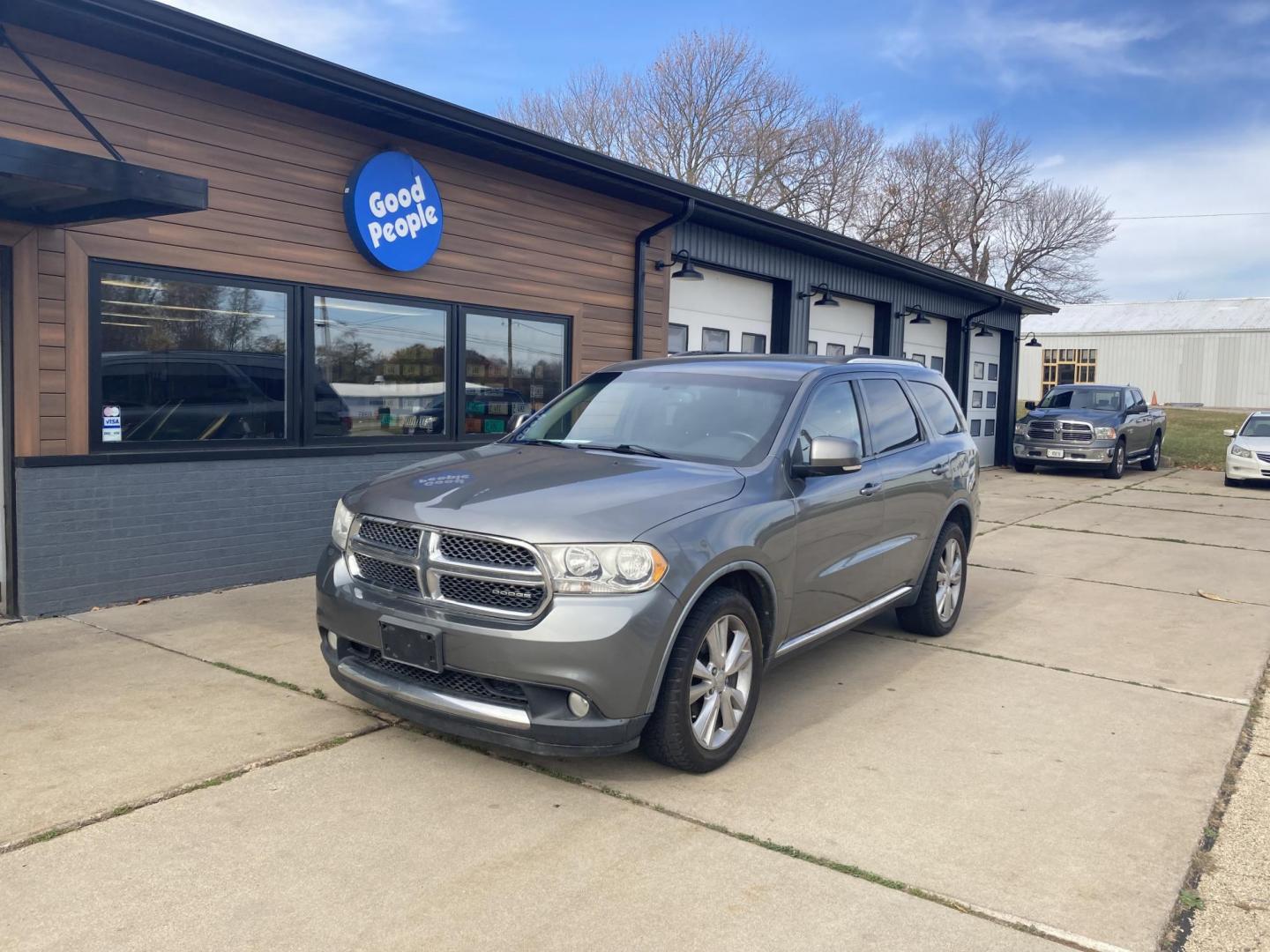 2011 Charcol Met Dodge Durango Crew AWD (1D4RE4GG7BC) with an 3.6L V6 DOHC 24V engine, located at 1800 South Ihm Blvd, Freeport, IL, 61032, (815) 232-5543, 42.278645, -89.607994 - Photo#0