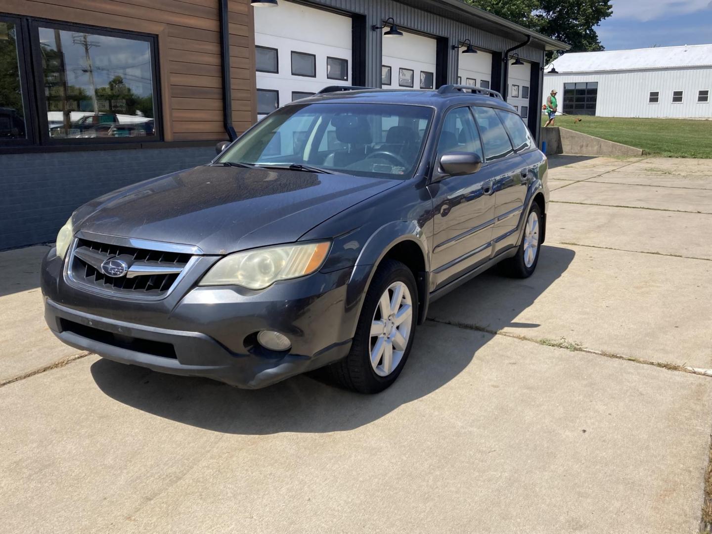 2008 Charcol Gray Met Subaru Outback 2.5i Limited (4S4BP62C087) with an 2.5L H4 SOHC 16V engine, 4-Speed Automatic transmission, located at 1800 South Ihm Blvd, Freeport, IL, 61032, (815) 232-5543, 42.278645, -89.607994 - Photo#1