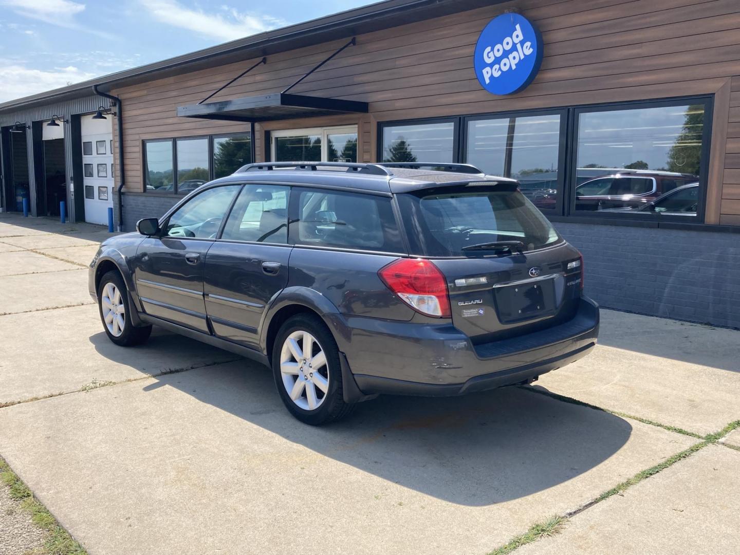 2008 Charcol Gray Met Subaru Outback 2.5i Limited (4S4BP62C087) with an 2.5L H4 SOHC 16V engine, 4-Speed Automatic transmission, located at 1800 South Ihm Blvd, Freeport, IL, 61032, (815) 232-5543, 42.278645, -89.607994 - Outback Limited 4D Wagon - Photo#4