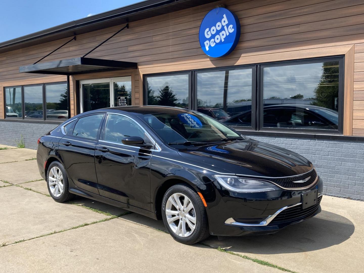 2015 Black Chrysler 200 Limited (1C3CCCAB7FN) with an 2.4L L4 DOHC 16V engine, 9-Speed Automatic transmission, located at 1800 South Ihm Blvd, Freeport, IL, 61032, (815) 232-5543, 42.278645, -89.607994 - Photo#0