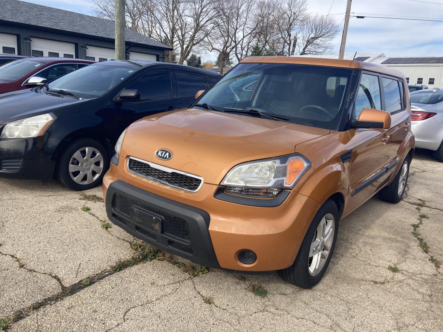 2011 Cocktail orange met Kia Soul + (KNDJT2A26B7) with an 2.0L I-4 MPI DOHC engine, located at 1800 South Ihm Blvd, Freeport, IL, 61032, (815) 232-5543, 42.278645, -89.607994 - Soul + 4D Wagon - Photo#0