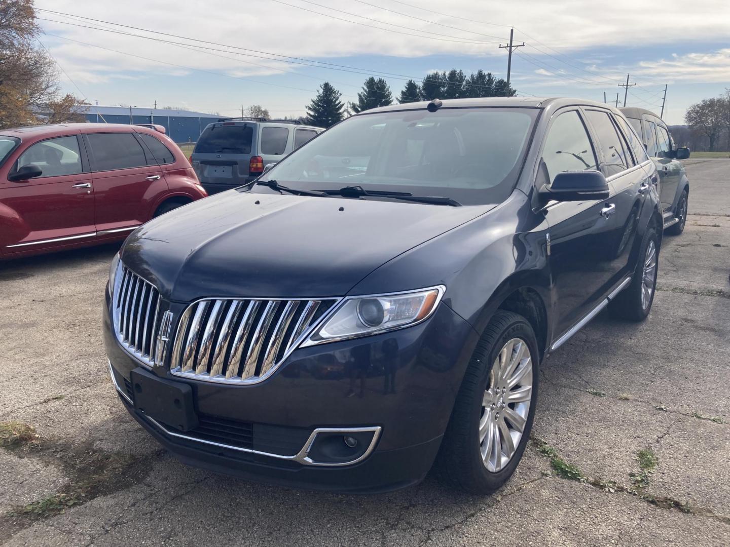 2013 Smoked Quartz Met. Lincoln MKX AWD (2LMDJ8JKXDB) with an 3.7L V6 DOHC 24V engine, 6-Speed Automatic transmission, located at 1800 South Ihm Blvd, Freeport, IL, 61032, (815) 232-5543, 42.278645, -89.607994 - Photo#0