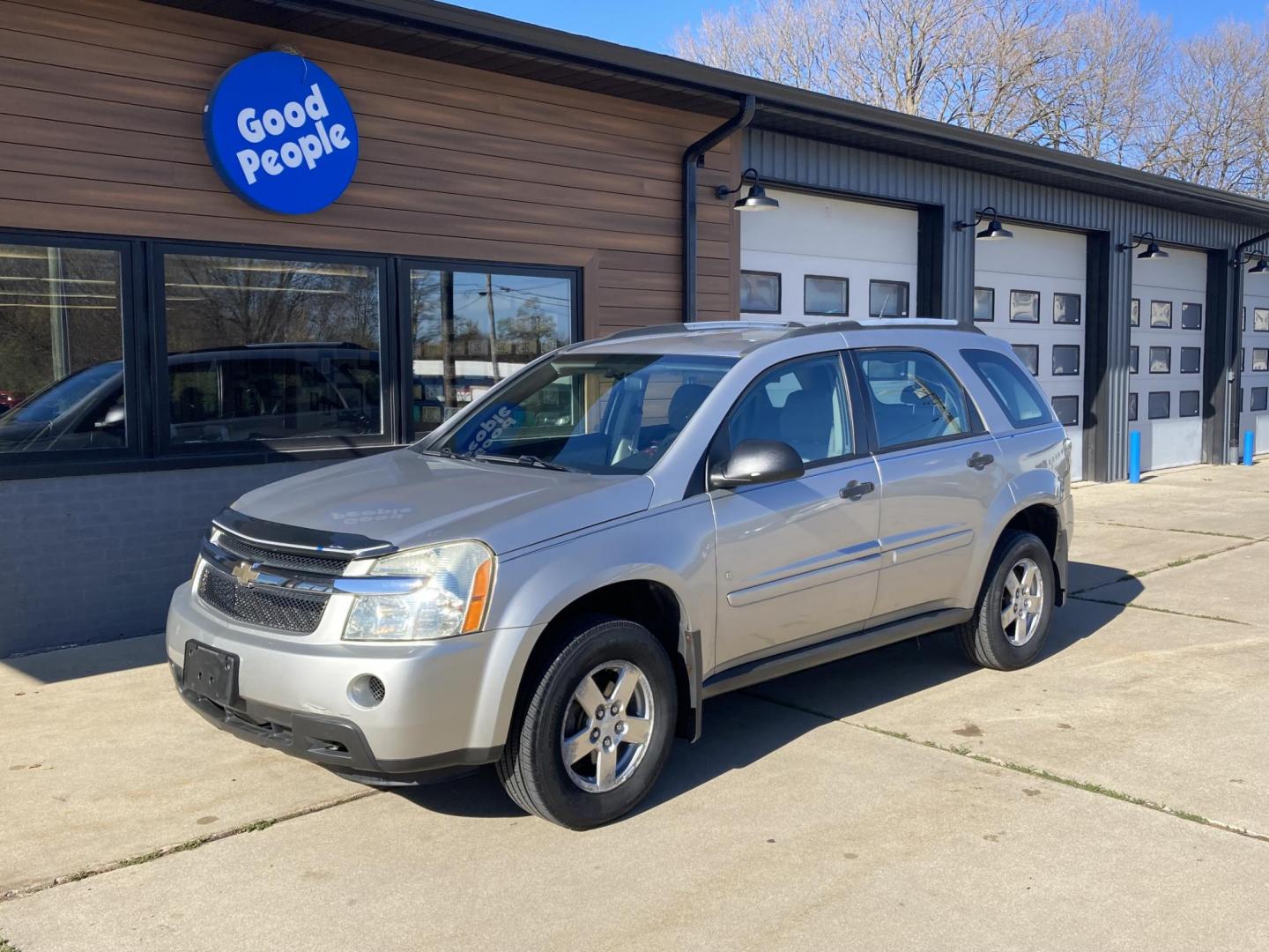 2007 Silver Met Chevrolet Equinox LS AWD (2CNDL23F476) with an 3.4L V6 OHV 12V engine, 5-Speed Automatic transmission, located at 1800 South Ihm Blvd, Freeport, IL, 61032, (815) 232-5543, 42.278645, -89.607994 - Photo#3