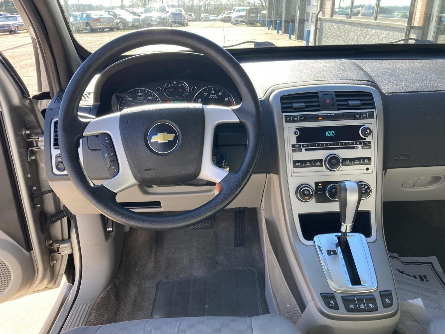 2007 Silver Met Chevrolet Equinox LS AWD (2CNDL23F476) with an 3.4L V6 OHV 12V engine, 5-Speed Automatic transmission, located at 1800 South Ihm Blvd, Freeport, IL, 61032, (815) 232-5543, 42.278645, -89.607994 - Photo#5