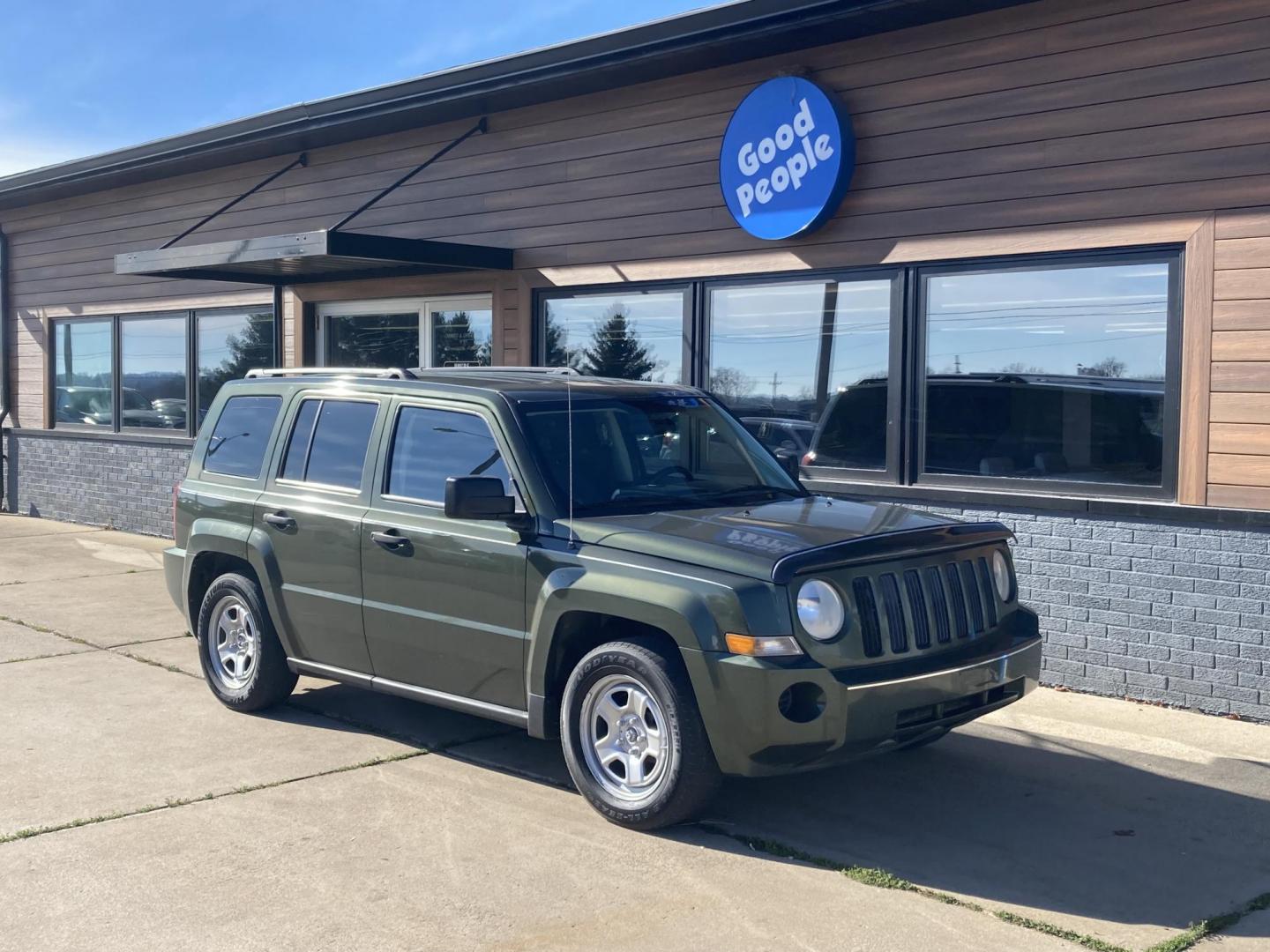 2008 Glenwood Green Met Jeep Patriot Sport 4WD (1J8FF28W58D) with an 2.4L L4 DOHC 16V engine, located at 1800 South Ihm Blvd, Freeport, IL, 61032, (815) 232-5543, 42.278645, -89.607994 - Patriot Sport 4D SUV 4WD - Photo#0