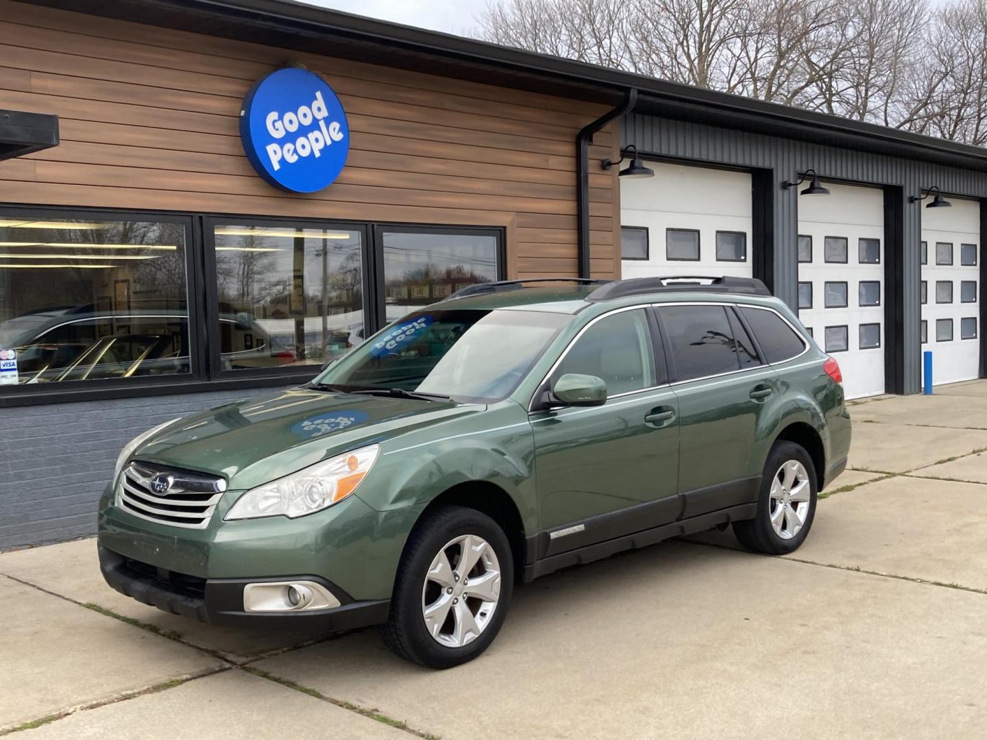 2011 Cypress Green Subaru Outback 2.5I Premium (4S4BRBCC4B3) with an 2.5L H4 DOHC 16V engine, Continuously Variable Transmisson transmission, located at 1800 South Ihm Blvd, Freeport, IL, 61032, (815) 232-5543, 42.278645, -89.607994 - Photo#3