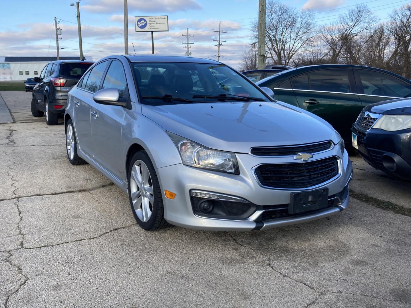 2015 Silver Met Chevrolet Cruze LTZ Auto (1G1PG5SB2F7) with an 1.4L L4 DOHC 16V TURBO engine, 6-Speed Automatic transmission, located at 1800 South Ihm Blvd, Freeport, IL, 61032, (815) 232-5543, 42.278645, -89.607994 - Photo#0