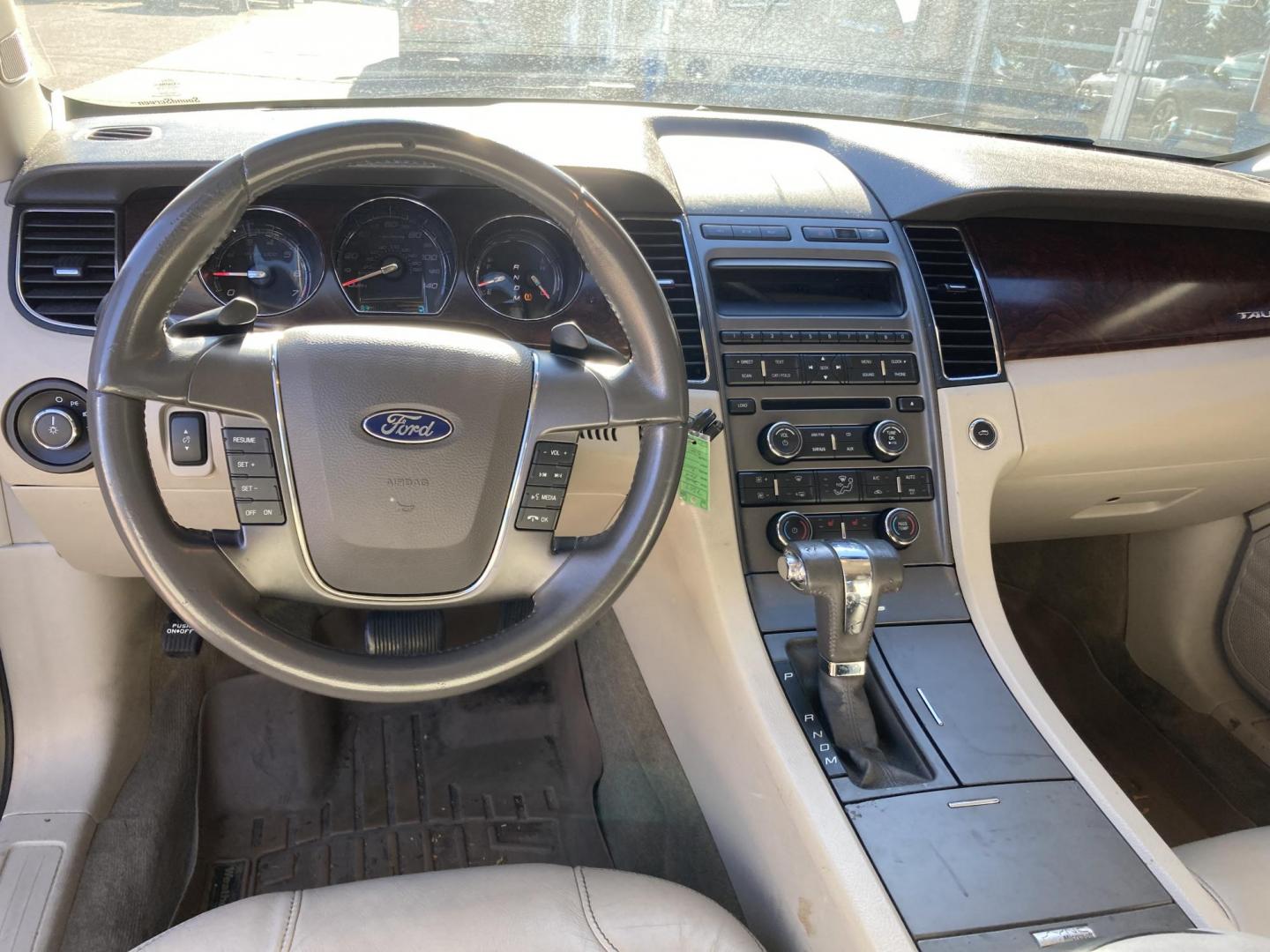 2012 Ginger Ale Met Ford Taurus SEL FWD (1FAHP2EW0CG) with an 3.5L V6 DOHC 24V engine, 6-Speed Automatic transmission, located at 1800 South Ihm Blvd, Freeport, IL, 61032, (815) 232-5543, 42.278645, -89.607994 - Photo#5