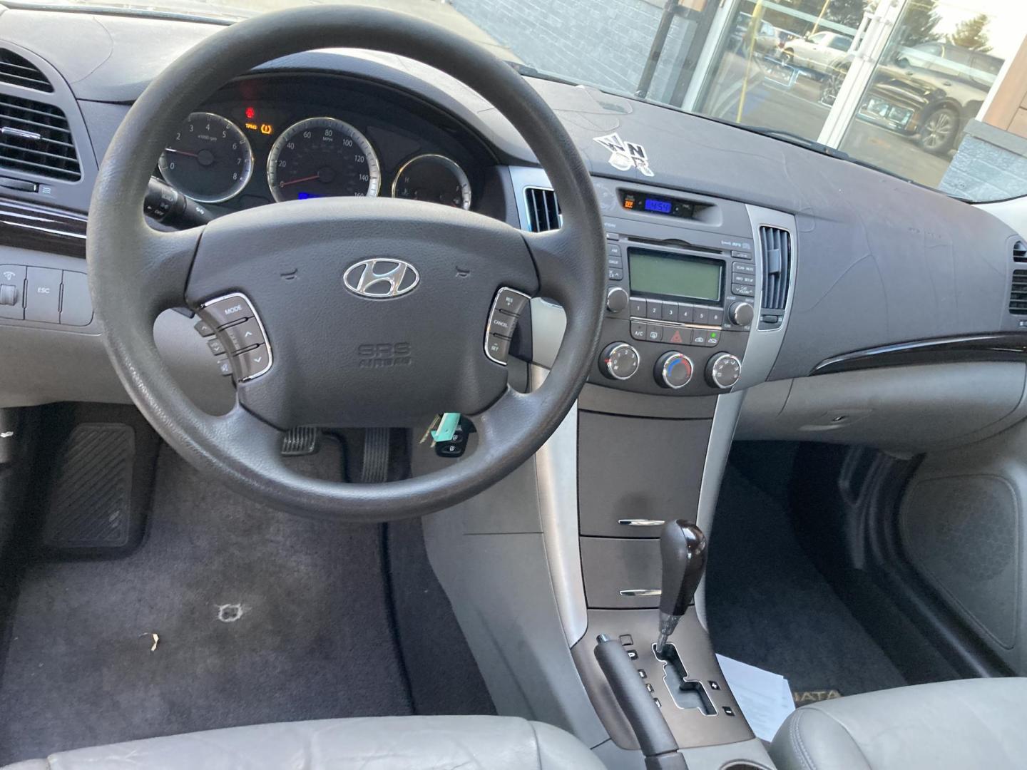 2009 Slate Blue Met. Hyundai Sonata GLS (5NPET46C29H) with an 2.4L L4 DOHC 16V engine, located at 1800 South Ihm Blvd, Freeport, IL, 61032, (815) 232-5543, 42.278645, -89.607994 - Photo#5