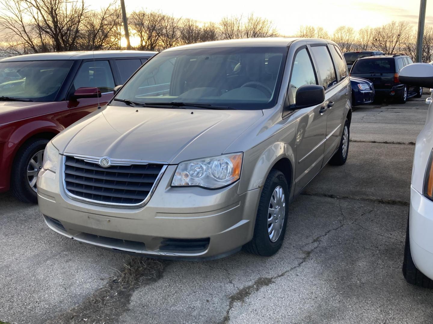 2008 Light Almond Met Chrysler Town and Country LX (2A8HR44HX8R) with an 3.3L V6 OHV 12V engine, 4-Speed Automatic Overdrive transmission, located at 1800 South Ihm Blvd, Freeport, IL, 61032, (815) 232-5543, 42.278645, -89.607994 - Photo#0