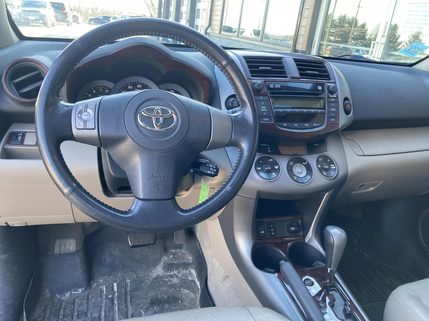 2006 Everglade Green Met Toyota RAV4 Limited V6 4WD (JTMBK31V766) with an 3.5L V6 DOHC 24V engine, 5-Speed Automatic Overdrive transmission, located at 1800 South Ihm Blvd, Freeport, IL, 61032, (815) 232-5543, 42.278645, -89.607994 - Photo#3