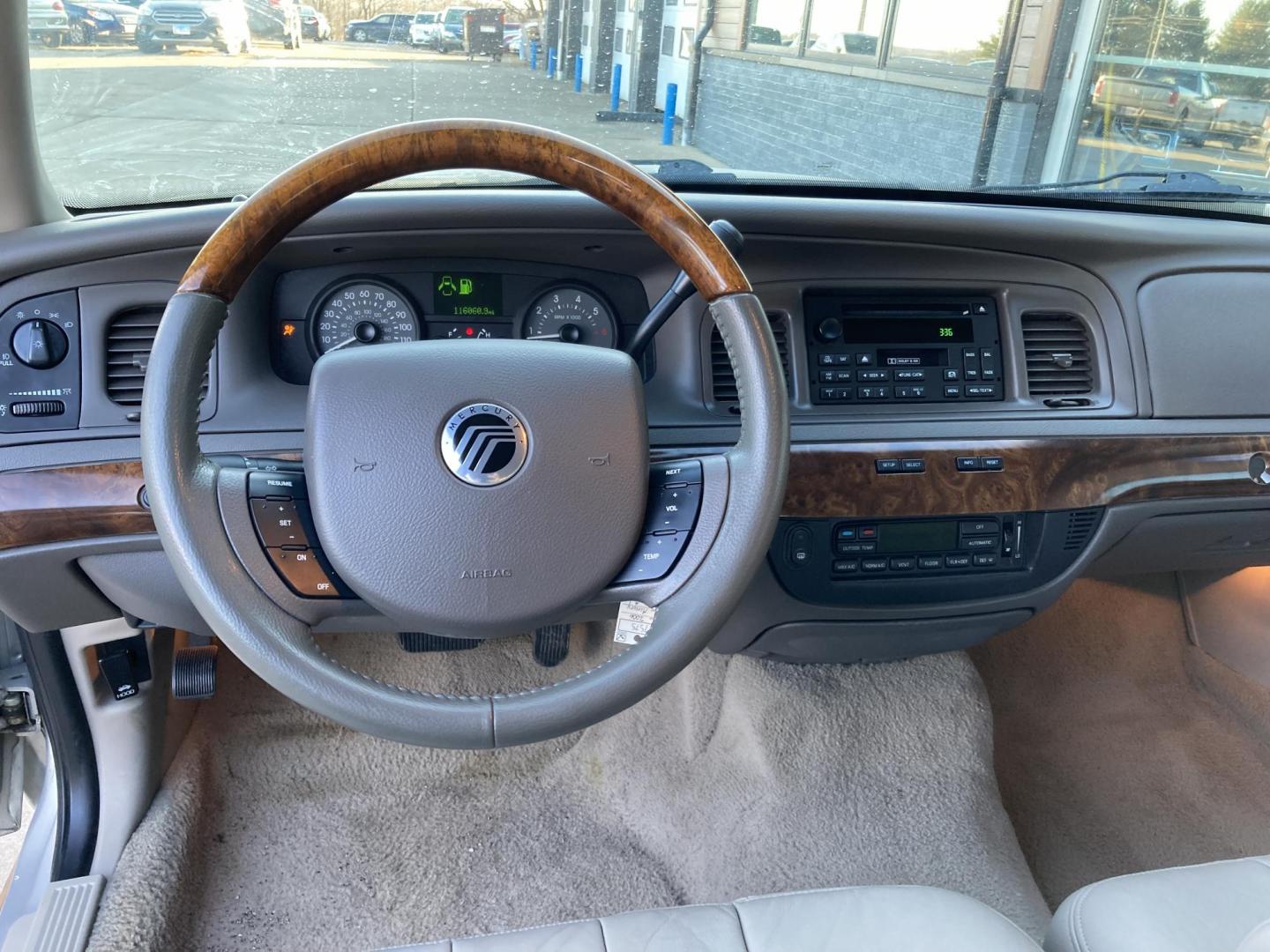 2006 Smokestone Met Mercury Grand Marquis LS Premium (2MEHM75V16X) with an 4.6L V8 OHC 16V FFV engine, 4-Speed Automatic Overdrive transmission, located at 1800 South Ihm Blvd, Freeport, IL, 61032, (815) 232-5543, 42.278645, -89.607994 - Photo#5